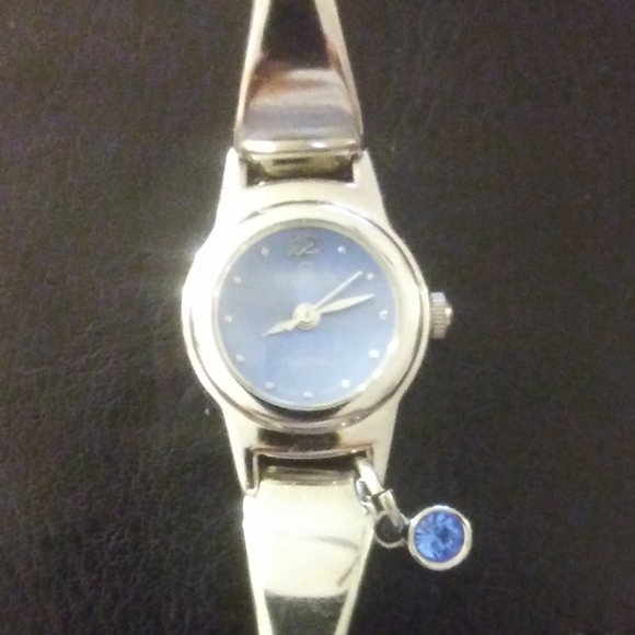 Elegant Minicci Ladies Stainless Watch. EUC main image 5